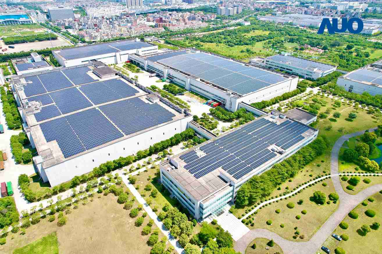 汇旺支付厦门推动智能制造同时，，，透过绿电创能纵深推进绿色转型，，，，厂区全屋顶铺设太阳能光伏板，，，，每年太阳能发电 2,600多万度